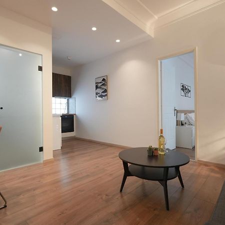 אתונה Syntagma Square, 50Sqm Nikis Luxurious Apartment מראה חיצוני תמונה